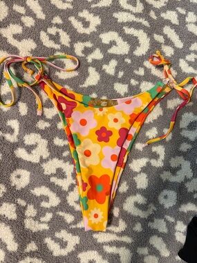 Bikini bottoms floral